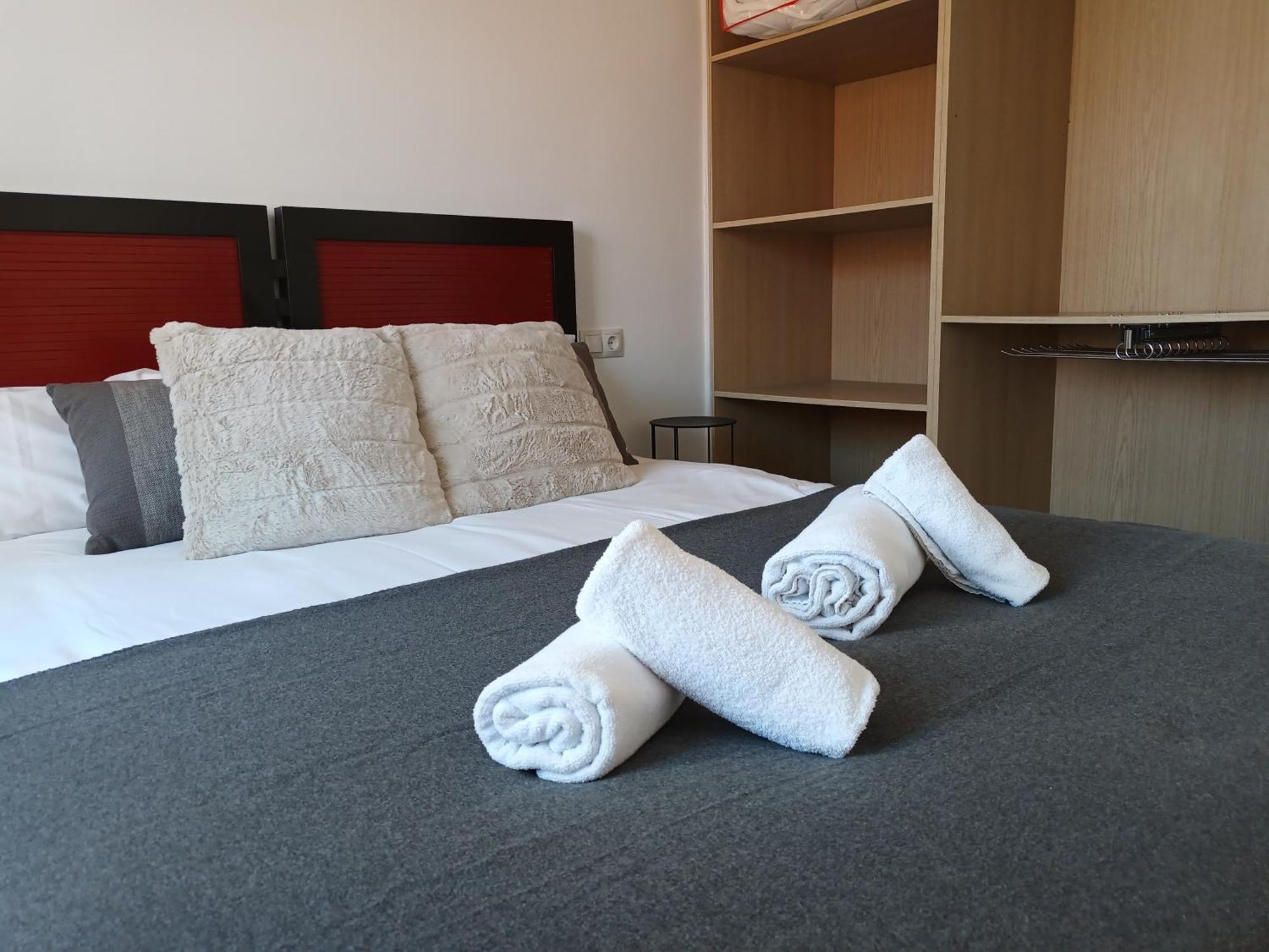 Apartamento Vacacional Cuarteles Malaga Ngoại thất bức ảnh