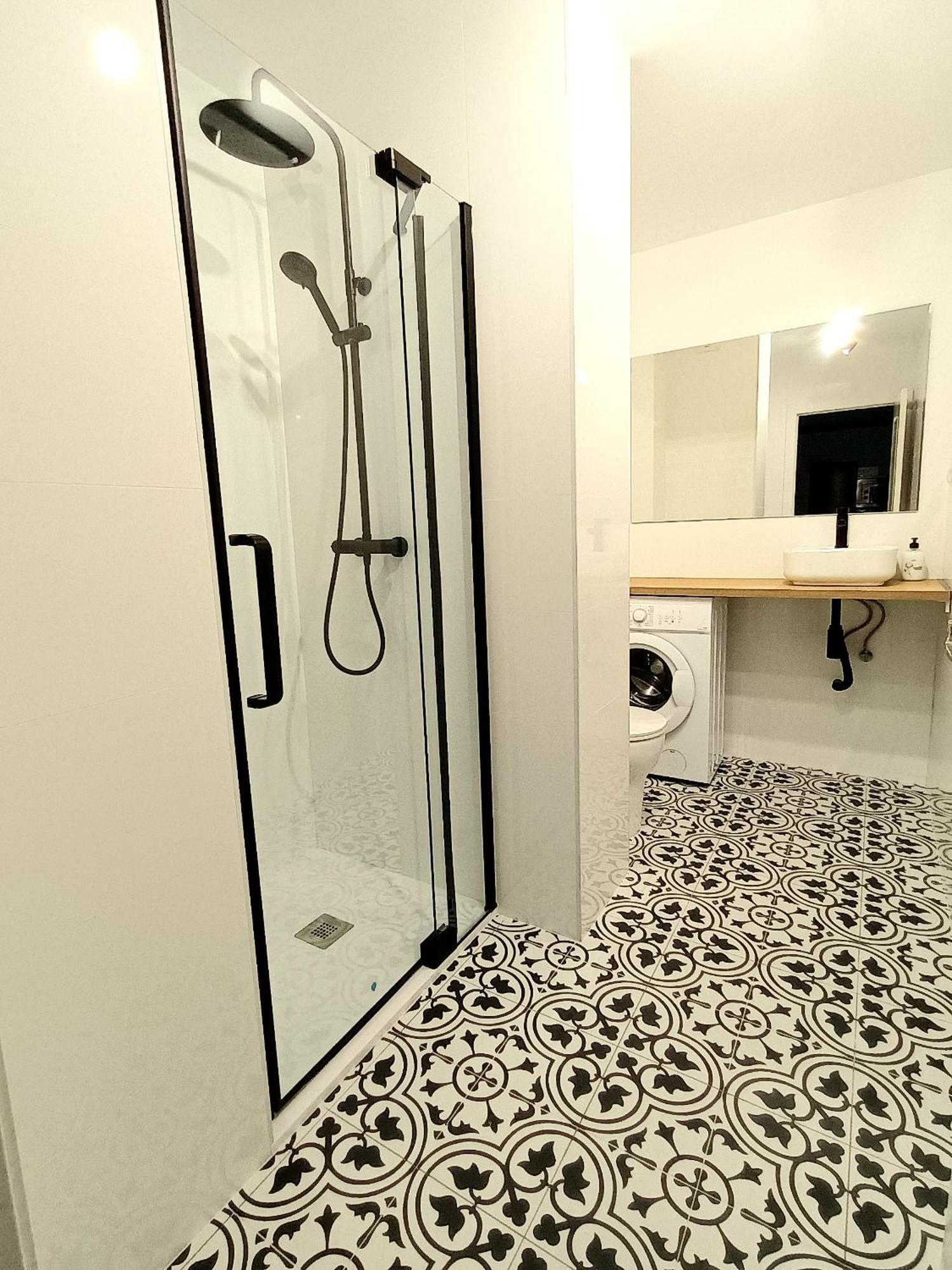 Apartamento Vacacional Cuarteles Malaga Ngoại thất bức ảnh